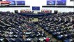Yannick Jadot fait le buzz après un hommage raté au Parlement européen (vidéo)