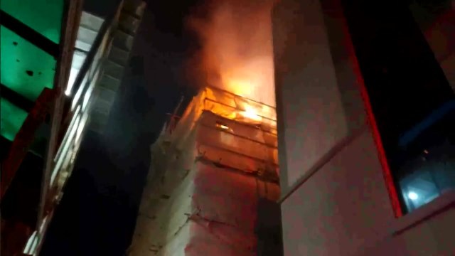 신축 공사장 화재...다친 사람 없어 / YTN