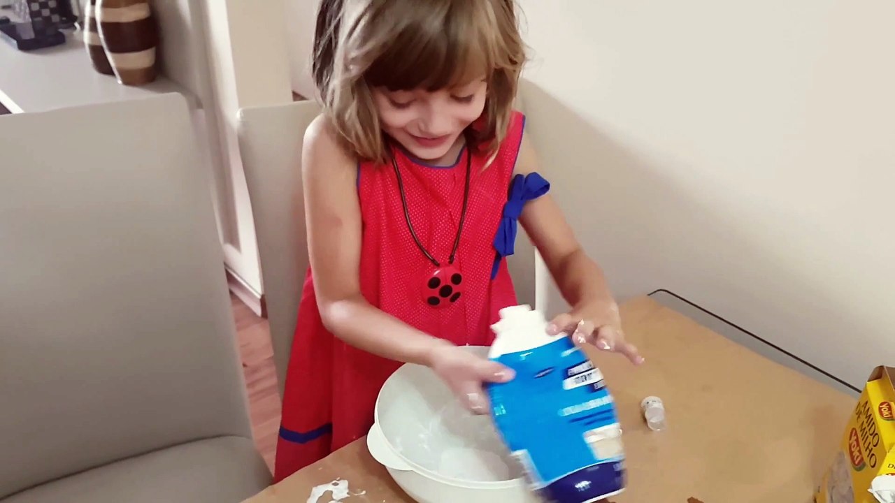 Sophia, Isabella e Alice - Fazendo slime