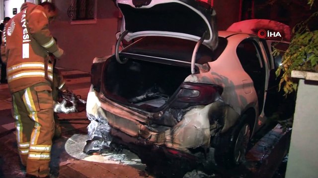 Kartal'da kundaklama şüphesi... Park halindeki otomobil yanarak küle döndü