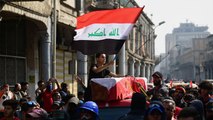 العراق.. سقوط قتلى بين المتظاهرين بالناصرية وقرار سحب قائد عسكري