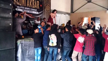 Goyang asiikk nia jovanka