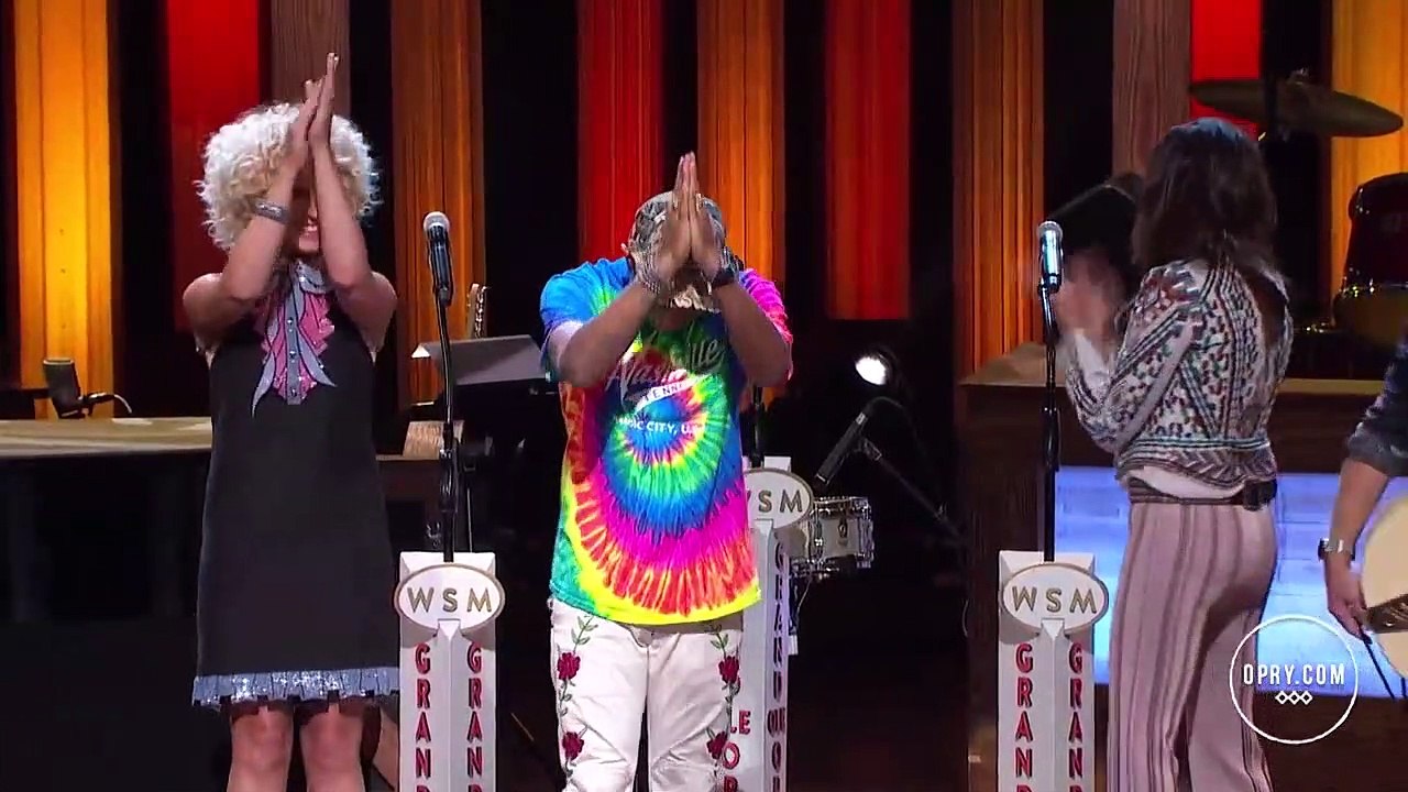 Pharrell joins Little Big Town at the Opry