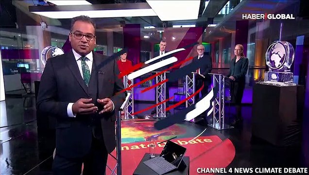 Yayına katılmayı reddeden Boris Johnson'ın yerine buzdan heykel!