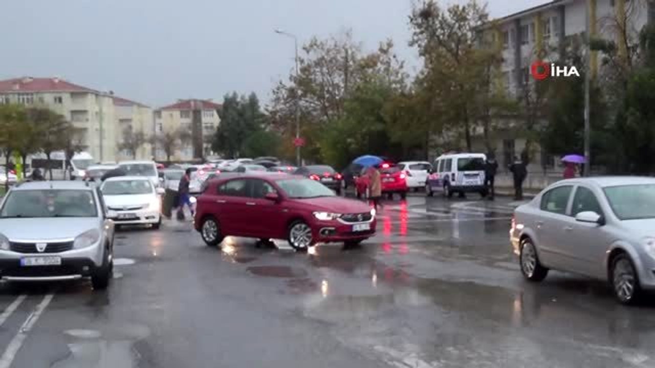 Şiddetli yağış ve fırtına İstanbul'u etkisi altına aldı