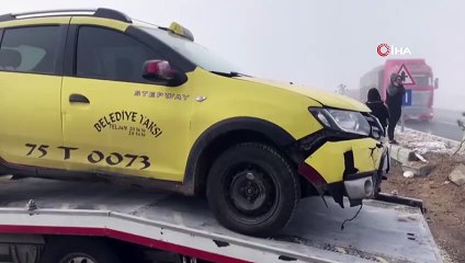 Siste zincirleme facia! 6 araç birbirine girdi