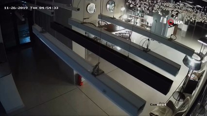 - Arnavutluk’u vuran depremin yeni görüntüleri ortaya çıktı