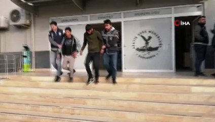 Akü hırsızları polise yakalandı