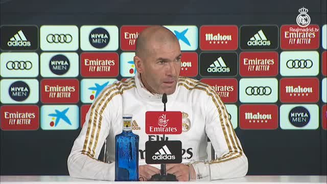 Zidane: Vinicius no se va a marchar, ahora no es su momento pero puede serlo pronto