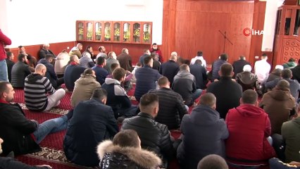 - Arnavutluk’ta eller semaya, depremzedeler için açıldı