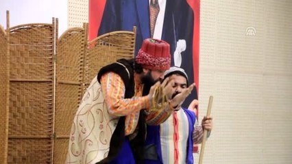 "Çaycı Hüseyin" Domaniç'te öğrencilerle buluştu