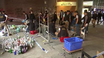 홍콩 이공대 봉쇄 해제...끝까지 남은 시위대는? / YTN