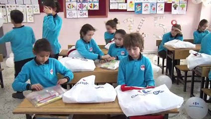 İhtiyaç sahibi 111 öğrenciye hediye paketi