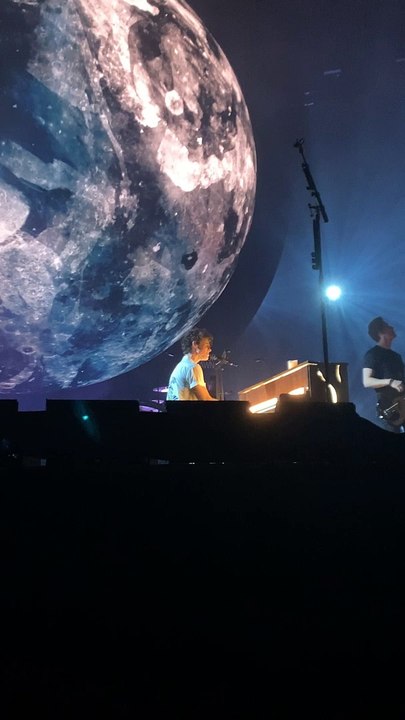 shawn mendes · never be alone · halloween