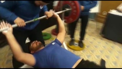 Bacağını kaybetmesine yol açan tomrukla çalışan halterci Türkiye şampiyonu oldu