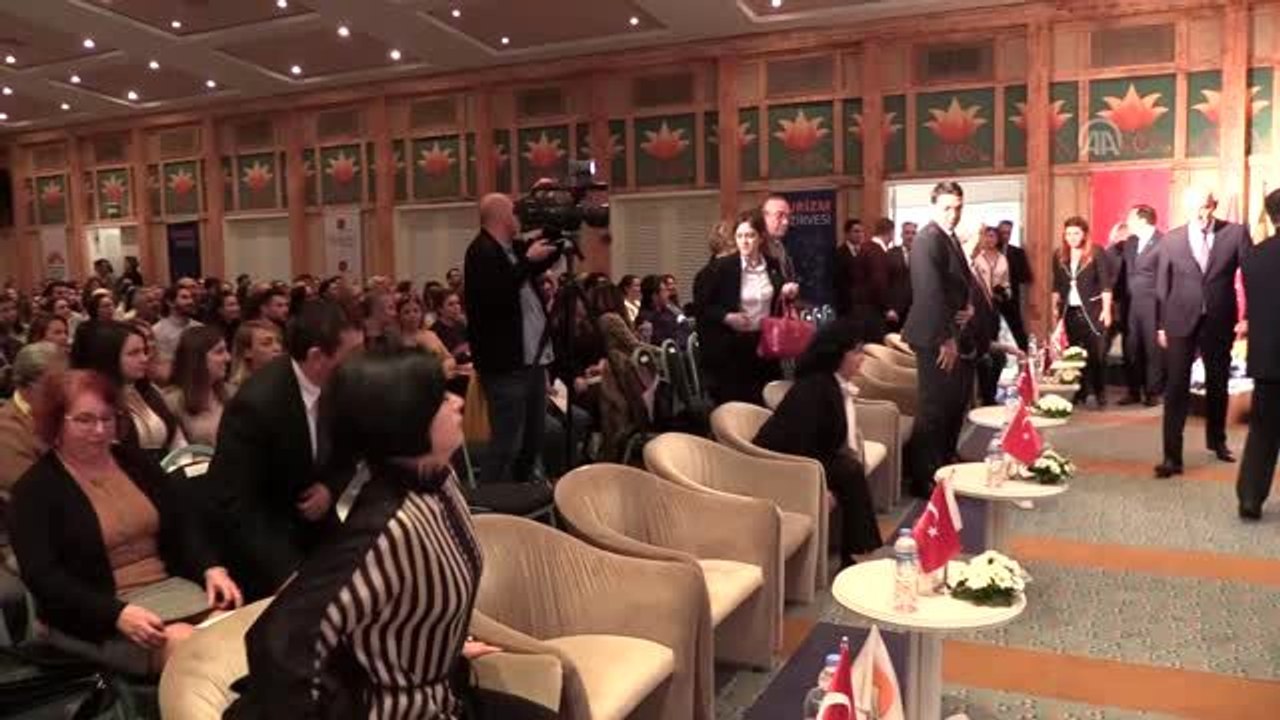 Vali Esengül Civelek, Turizm Zirvesi'ne katıldı