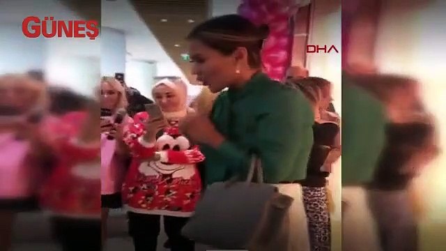 Demet Akalın'dan alkışlık hareket! Down sendromlu hayranına Murat Boz jesti yaptı