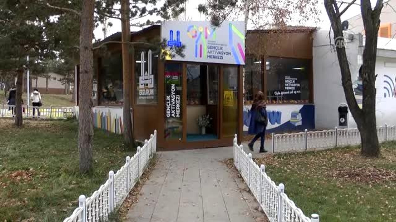 Üniversite öğrencilerine ücretsiz "çamaşırhane" hizmeti