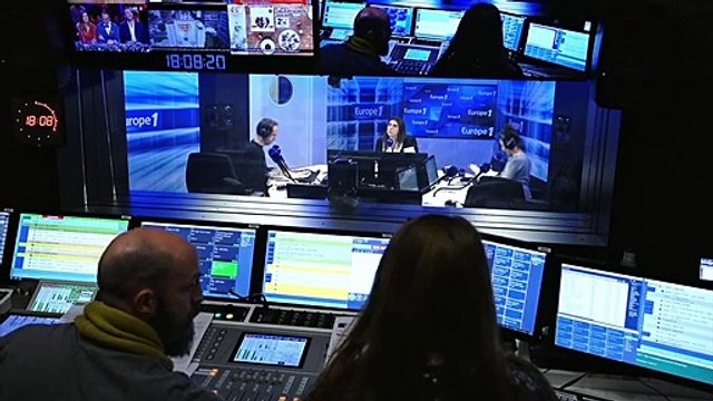 Block Friday : le plus grand centre commercial d'Europe près de Paris envahi par des activistes écologistes