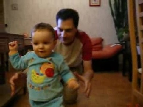 Axel 12mois premiers pas