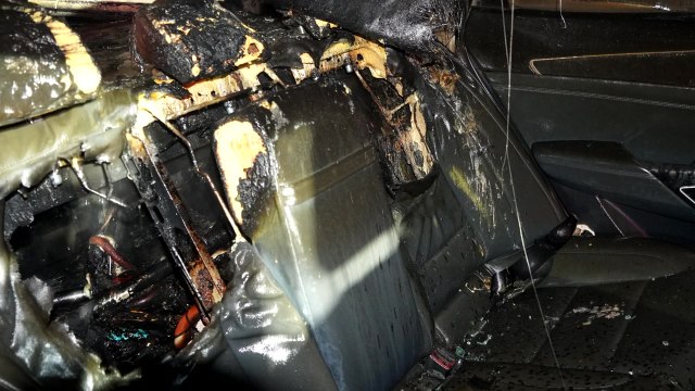 제주에서 주차 차량 화재...다친 사람 없어 / YTN