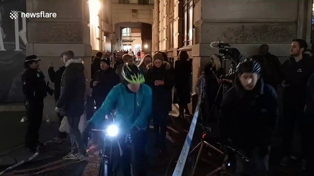 People cordoned off due to London Bridge incident break through police barriers at Gracechurch