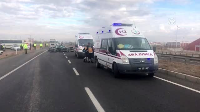 Otomobil ile beton mikseri çarpıştı: 1 ölü, 3 yaralı