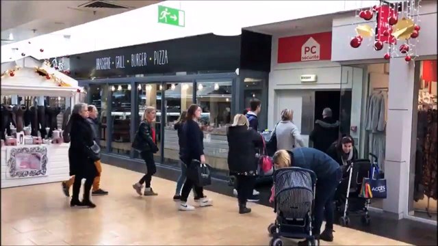 Besançon / Manifestation à Châteaufarine : l'évacuation des clients