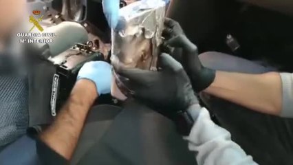 Descargar video: La Guardia Civil desarticula una organización que introducía droga en Mallorca