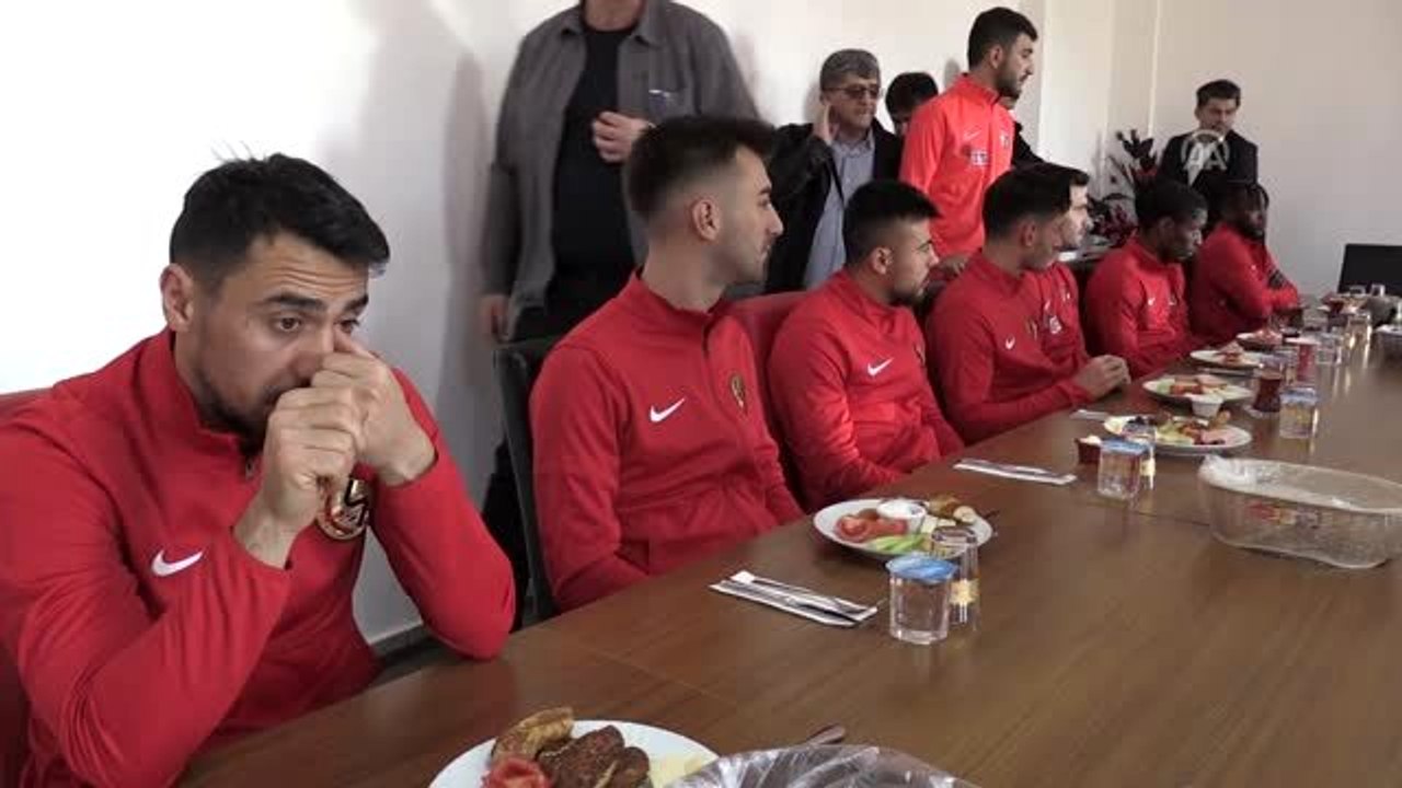 Eskişehir Valisi Özdemir Çakacak: "Eskişehirspor, Süper Lig'i hak eden bir kulüp" - ESKİŞEHİR