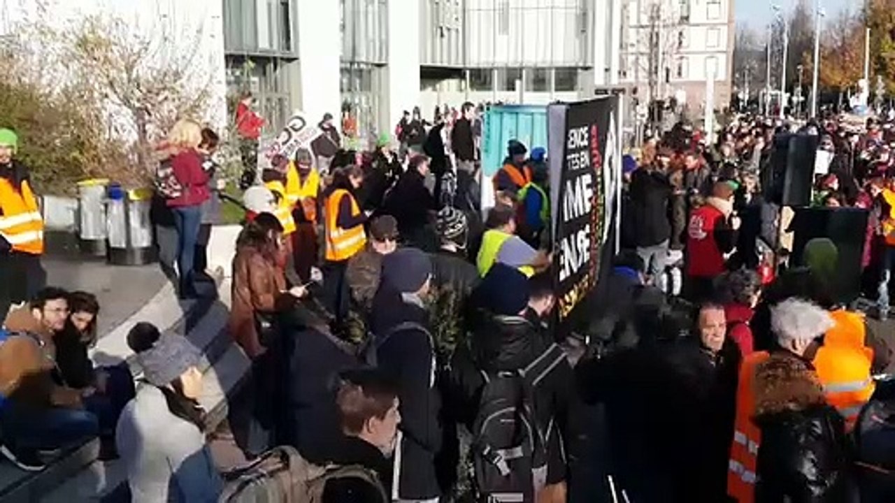Environ 800 personnes rassemblées pour le climat à Strasbourg