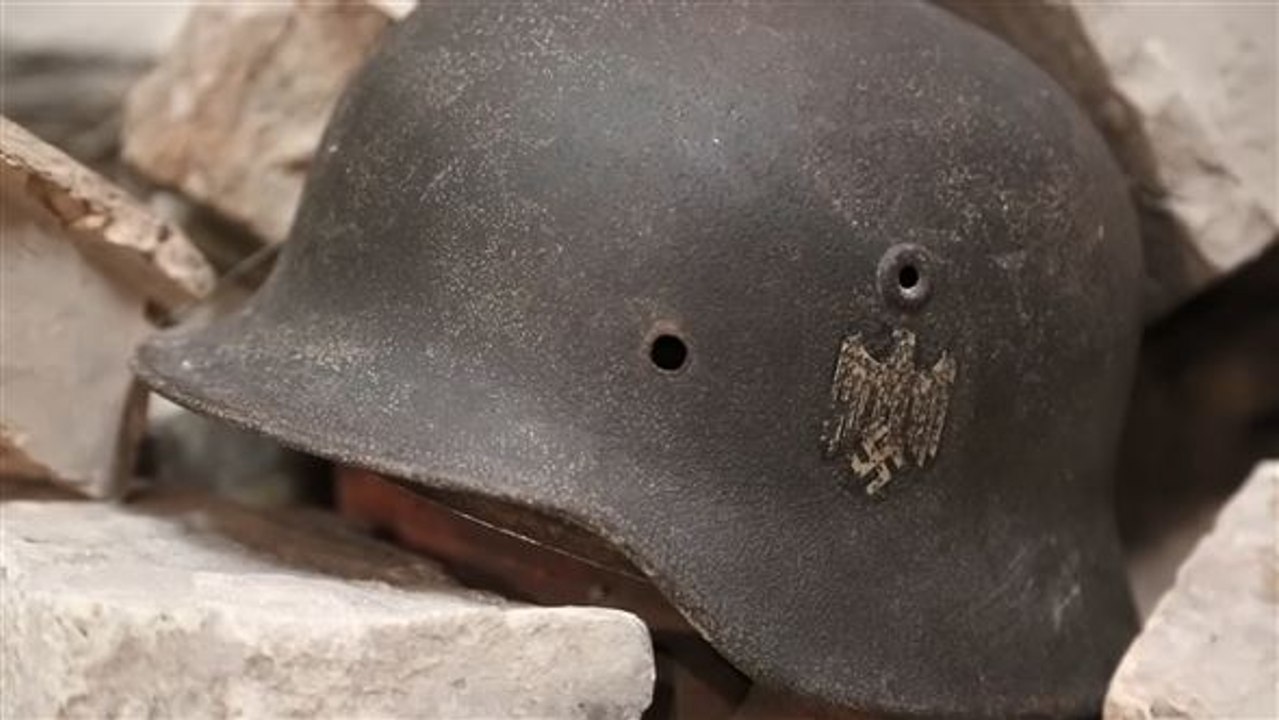 Kuriose Aktion: Mann gibt 600.000 Euro für Hitler-Artikel aus