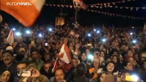 شاهد: مارسيل خليفة يشارك بالحراك ويغني للبنانيين في بعلبك.. تصبحون على وطن