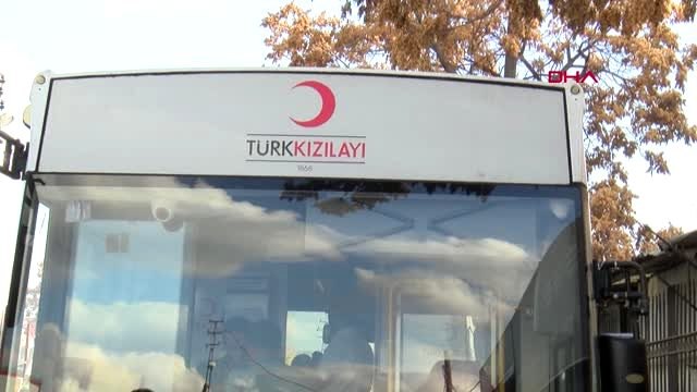 Ankara'da atık toplayıcılarından kızılay'a kan bağışı