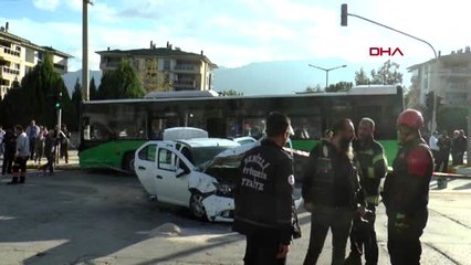 Denizli-otobüs ile otomobil çarpıştı 7 yaralı