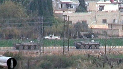 Devriye görevinden dönen Rus askerlerine teröristler araçlarla eşlik etti