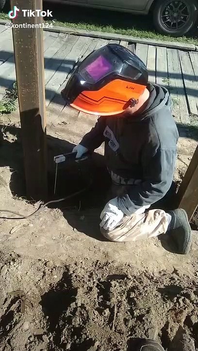 Un soudeur qui se met en difficulté tout seul ! LOL