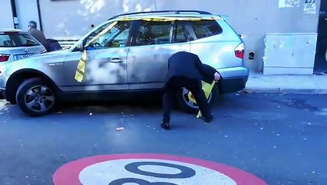 Il est bien décidé à faire sauter le sabot de la fourrière...