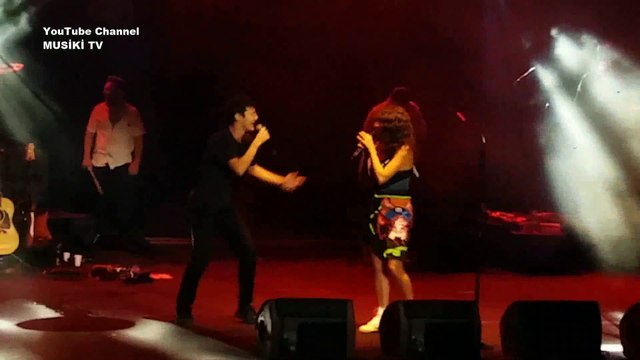ZEYNEP BASTIK seyirci ile düet yaptı - Bırakman Doğru mu (Anıl Piyancı cover) (Konser/Canlı) - HD
