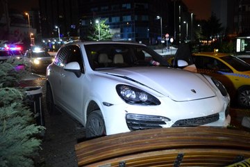 İstanbul'da lüks cip ve otomobil kurşunlandı: 1 ağır yaralı