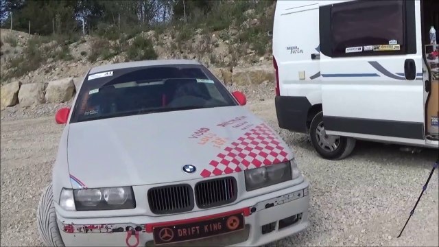 je débute en drift avec une petite BMW E 36 compact - circuit jura sud 39 - lulu du jura