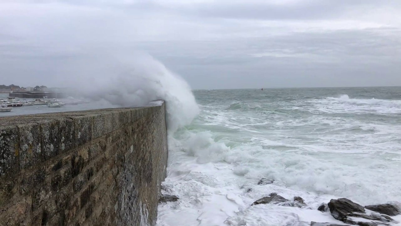Quiberon | Vagues Folles a Port Maria - TV Quiberon 24/7