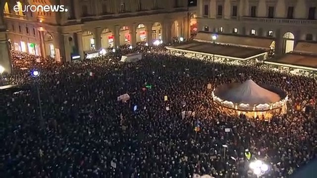 Φλωρεντία: «Το κίνημα των σαρδελών» εναντίον του Ματέο Σαλβίνι