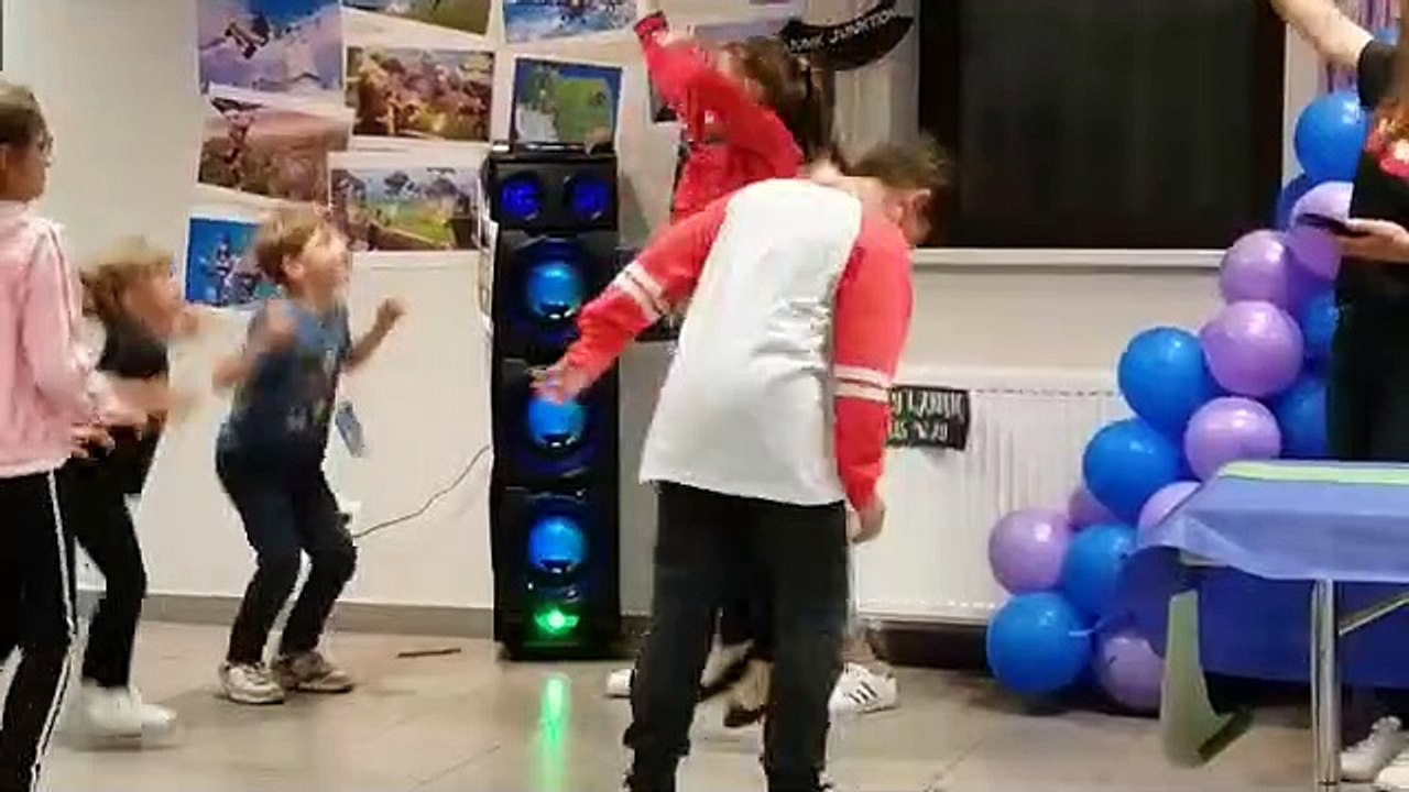 anniversaire 10 ans - thème fortnite - mini disco 1