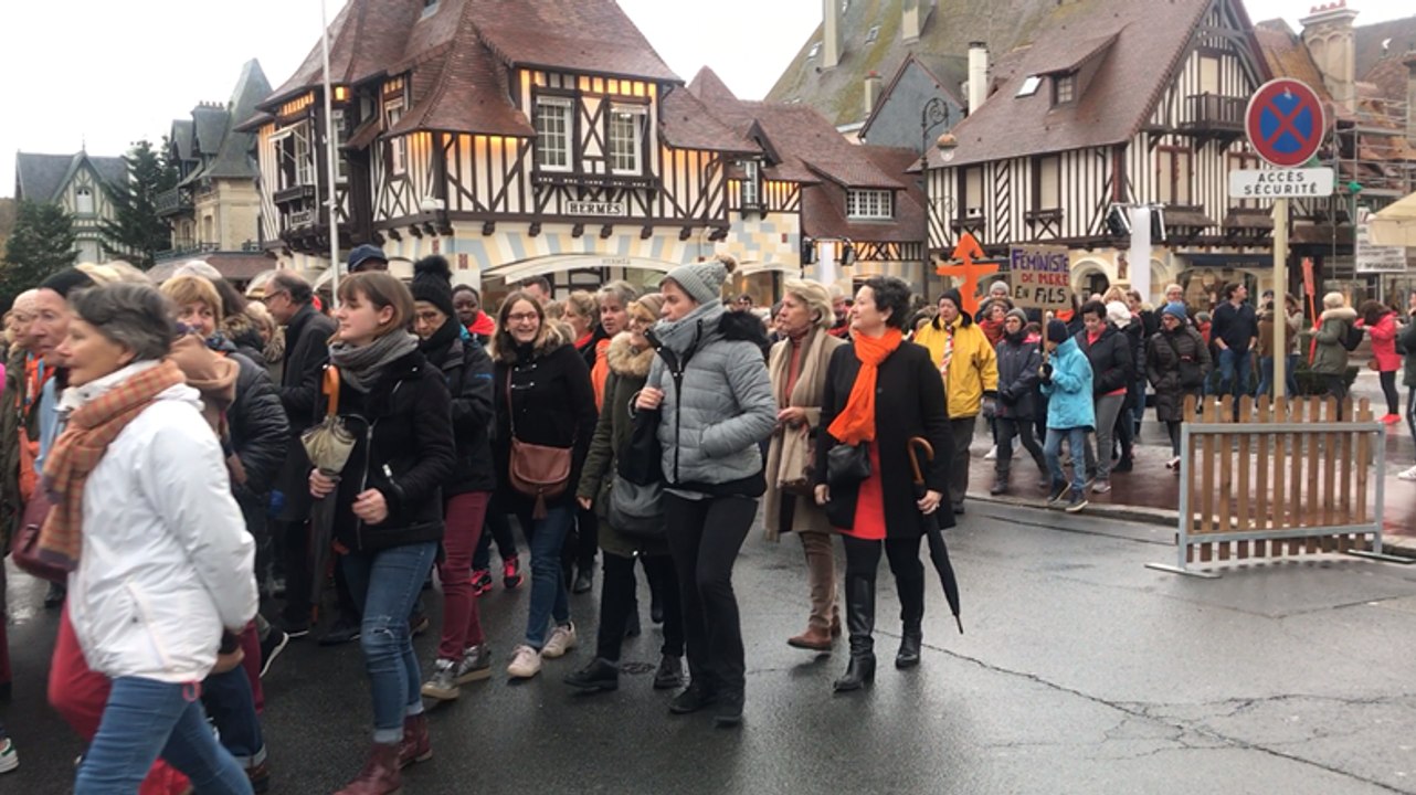 Marche orange contre les violences faites aux femmes