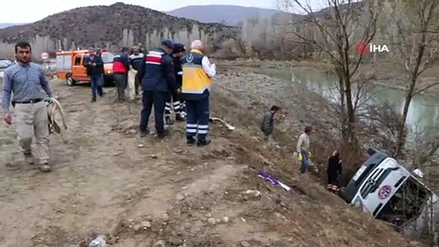 Hentbol takımını taşıyan otobüs kaza yaptı: 1 ölü, 15 yaralı