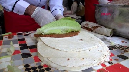 Sultangazi'de çiğ köfte festivaline yoğun ilgi
