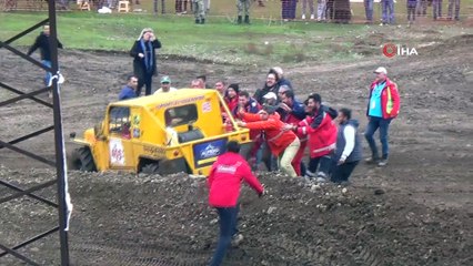 Off-Road yarışları nefes kesti