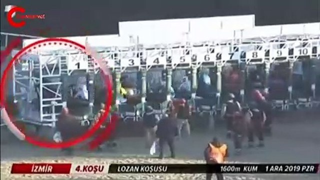 Ünlü jokey yarış sırasında attan düştü! İşte son durumu...