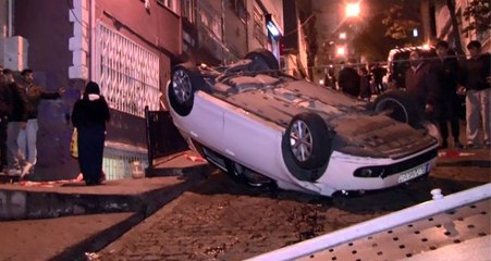 Beyoğlu'nda takla atan otomobilin kaza anı güvenlik kamerasında